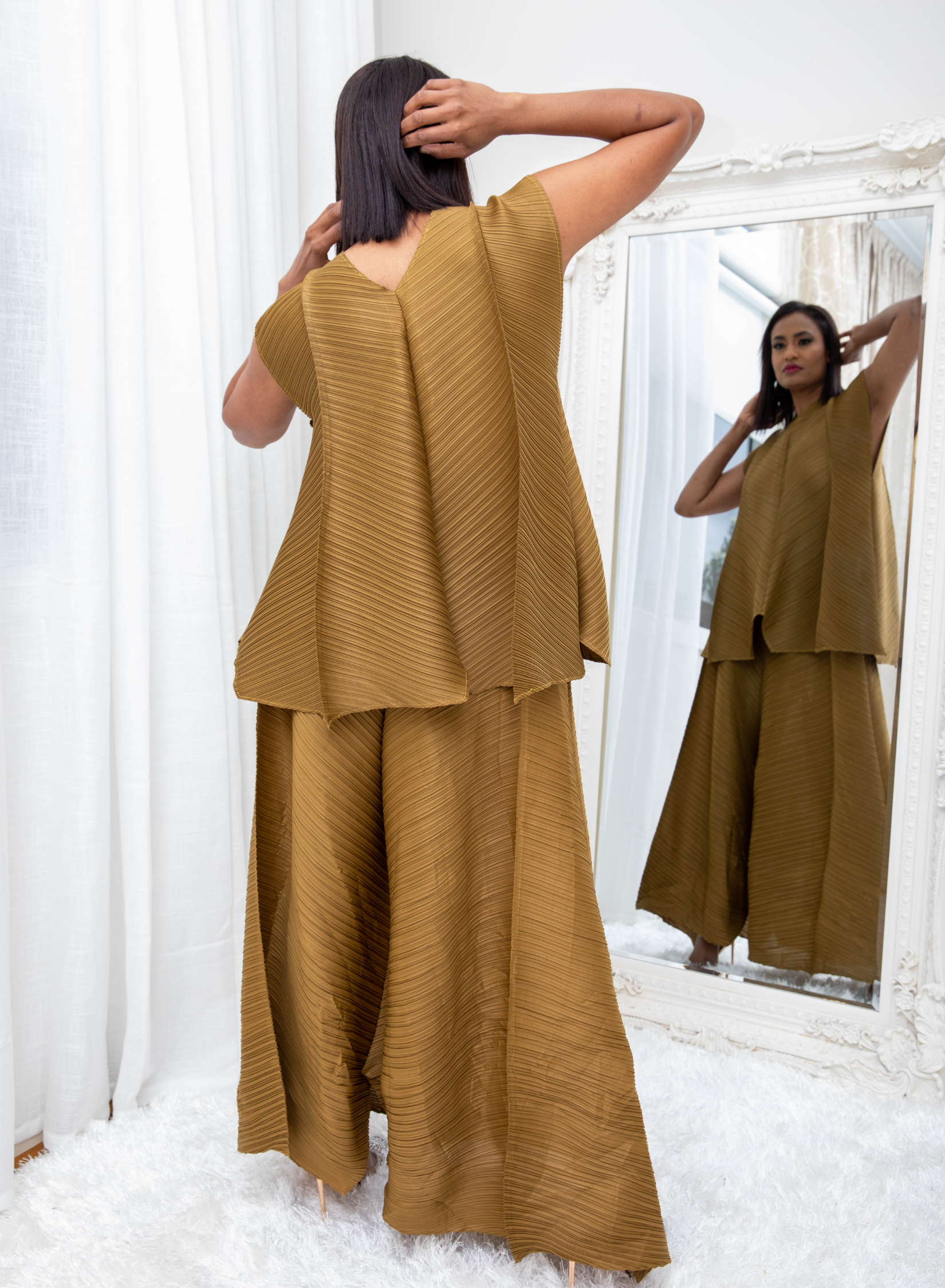 Aurora Gold Sleeveless and Miyake Pleats Set